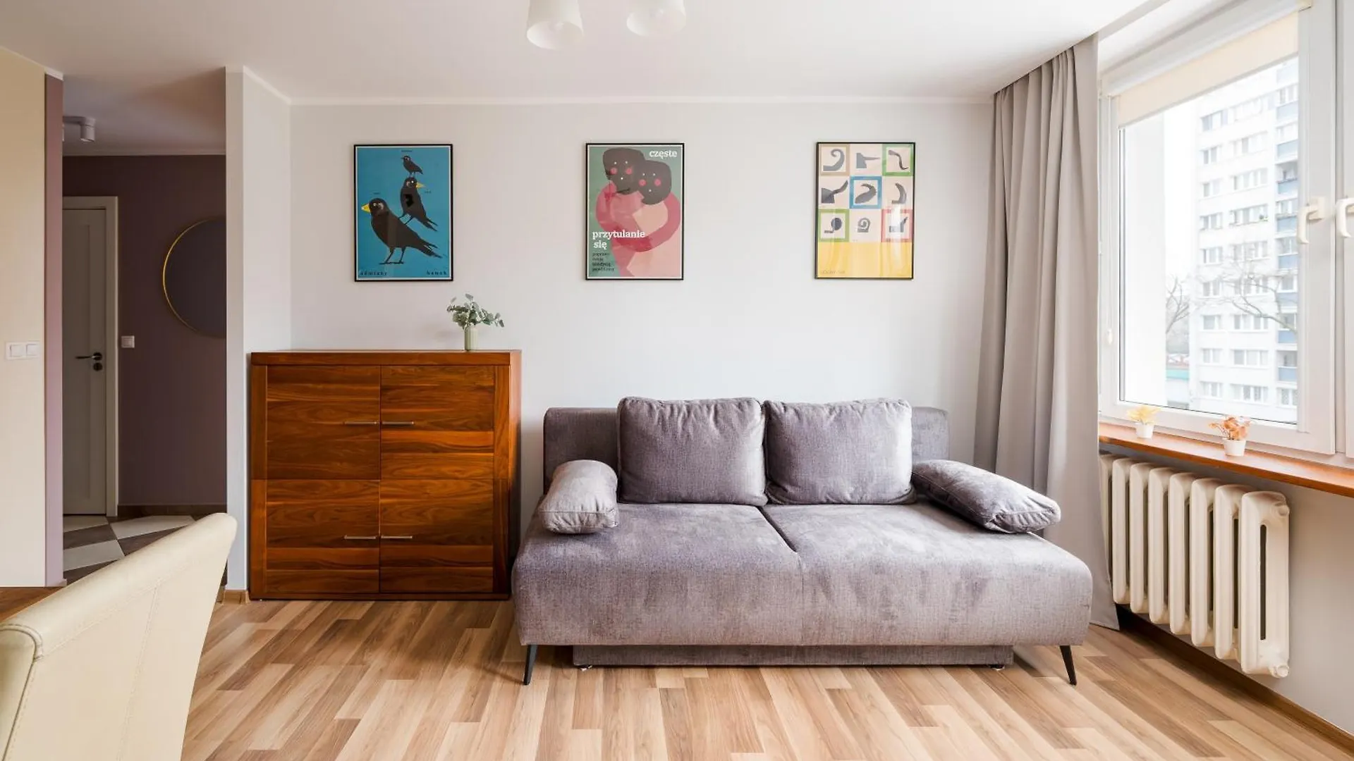 Metro Wierzbno Homely Apartment Varšava