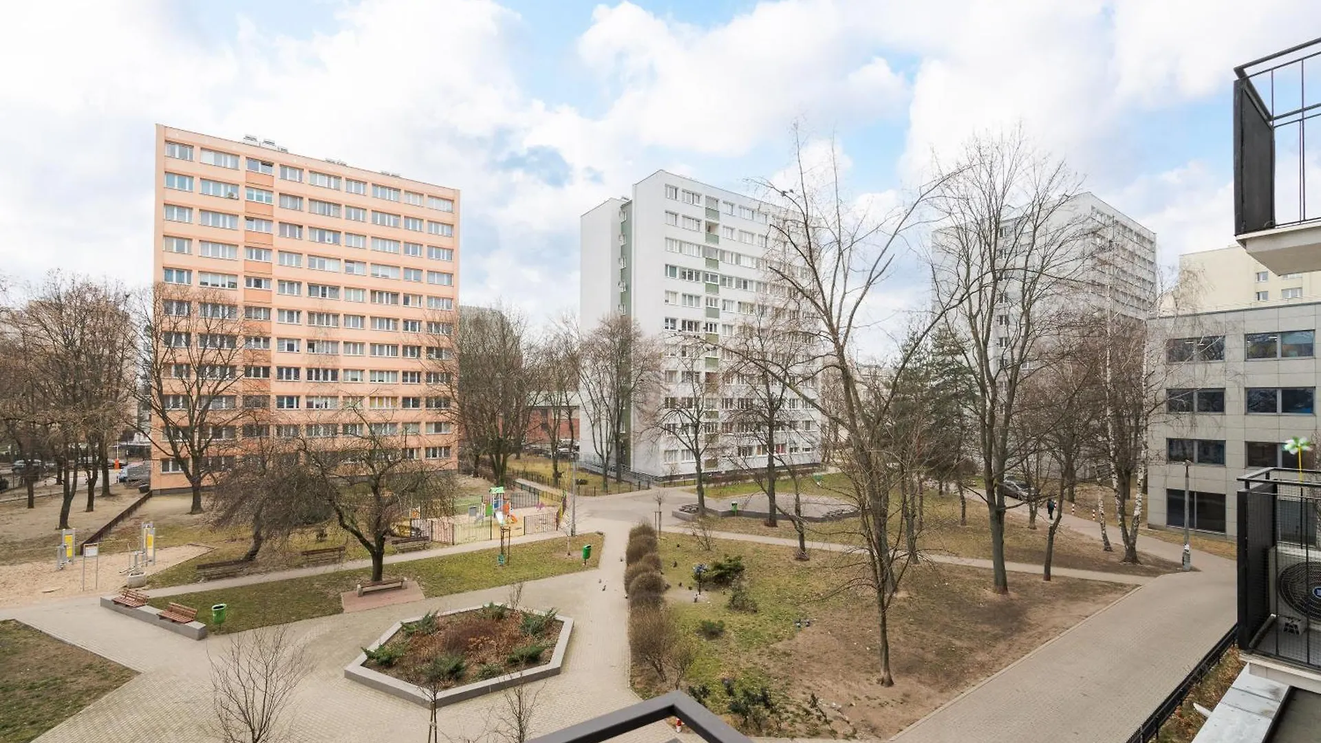 Metro Wierzbno Homely Apartment Varšava