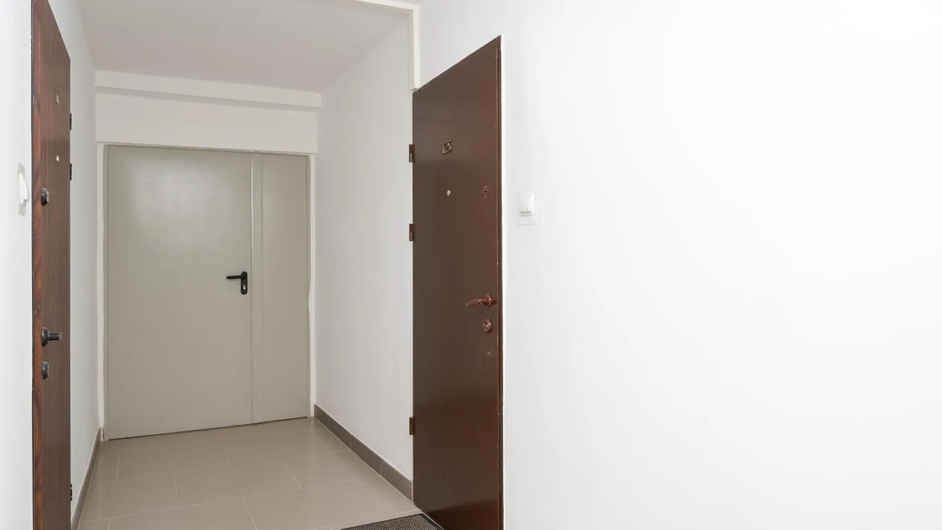 Metro Wierzbno Homely Apartment Warsaw